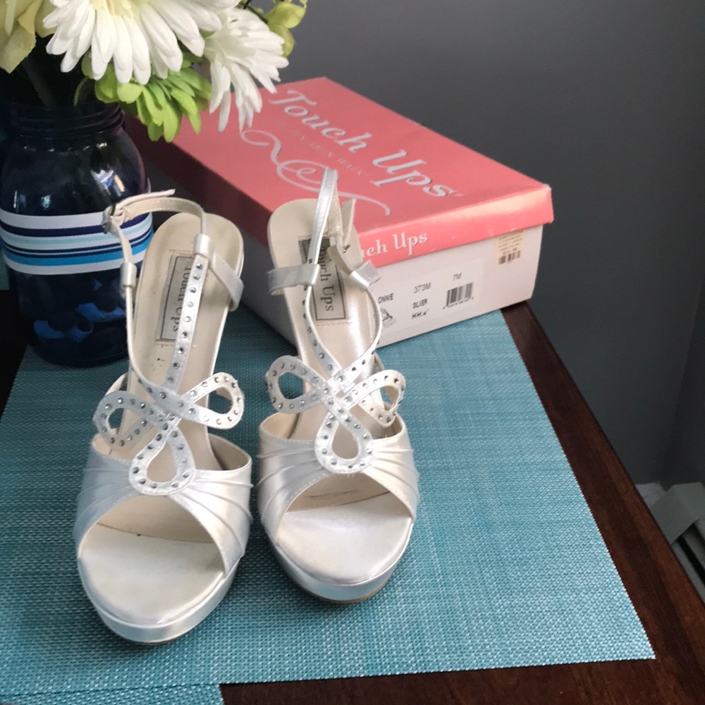 🌹🌹 3 for $15🌹🌹Touch Ups Bridal Shoes